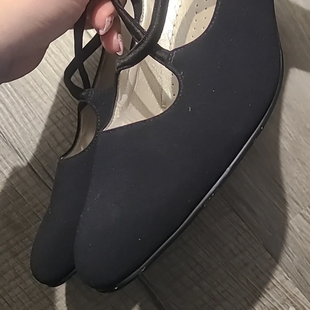 EUC Trotters Jamie Cross-Strap Pumps Ballroom Dancing Women's Sz 9M - Picture 3 of 6